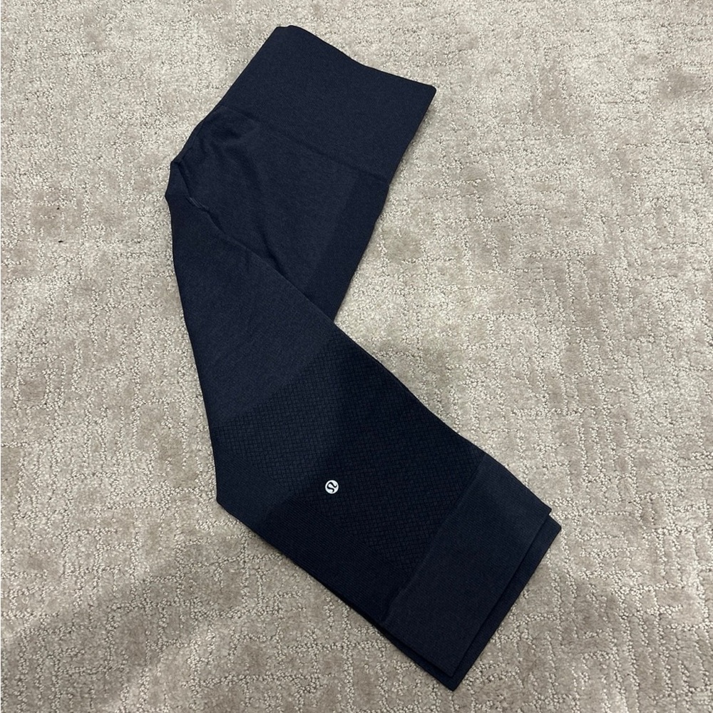 Lululemon Seamlessly Street Cropped Leggings Size 8